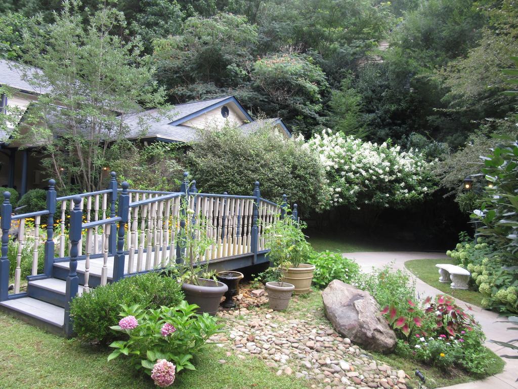 Eight Gables Inn Gatlinburg Exterior foto